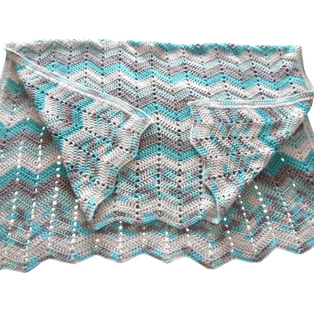 Handmade Crochet Chevron‎ Throw Afgan Turquoise Grey White Ripple Coastal